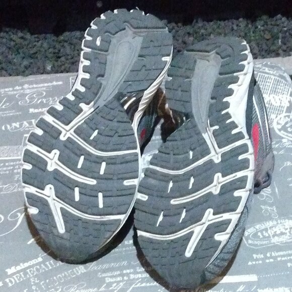 Women Brooks GTS 18 Sneakers - Picture 5 of 5